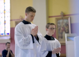 NFL-ov šuter, vjerni svećenik i tradicionalna latinska Misa